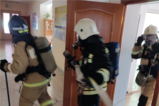 В Большеяниковской школе прошли пожарно-тактические учения