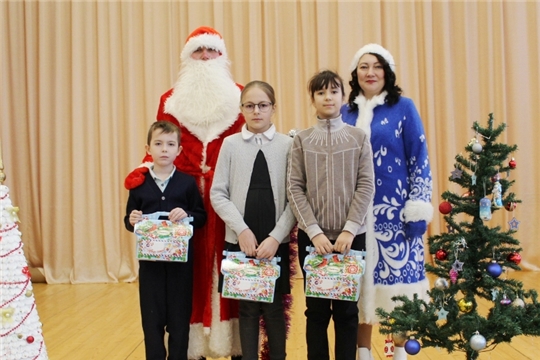 37 обучающихся Ядринского района удостоились новогодних подарков Главы Чувашской Республики О. Николаева