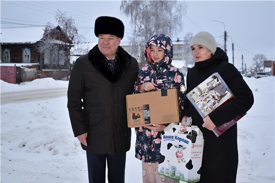 Николай Малов исполнил новогоднее желание школьницы из города Ядрина