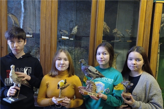Учащиеся Гимназии  №1 г. Ядрин приняли активное   участие в фотоконкурсе «Птицы на кормушке» и акции «Покормите птиц зимой!»