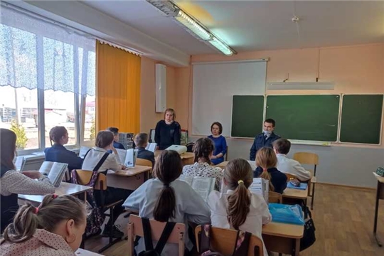 В рамках акции «Дети России» и месячника правовых знаний прошла встреча учащихся МБОУ СОШ № 2 г. Ядрин с субъектами профилактики