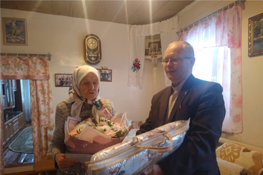 90 лет исполнилось жительнице села Янтиково Шахеевой Анне Кирилловне