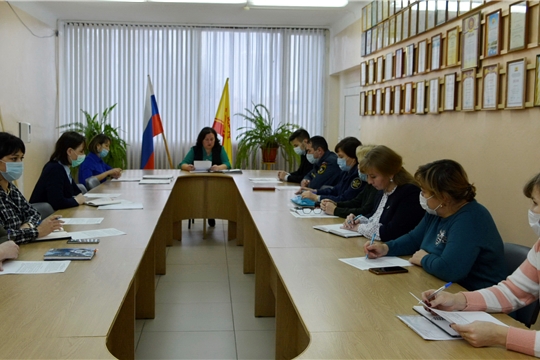 Состоялось очередное заседание комиссии по делам несовершеннолетних и защите их прав при администрации Яльчикского района