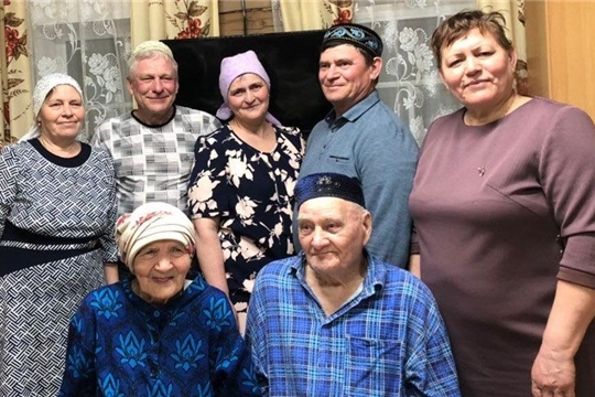 Яльчикский район: супруги Сунгатуллины 65 лет рука об руку идут по дороге жизни