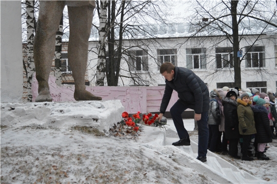 В Янтиковском районе состоялся митинг-концерт, посвященный Дню Героев Отечества