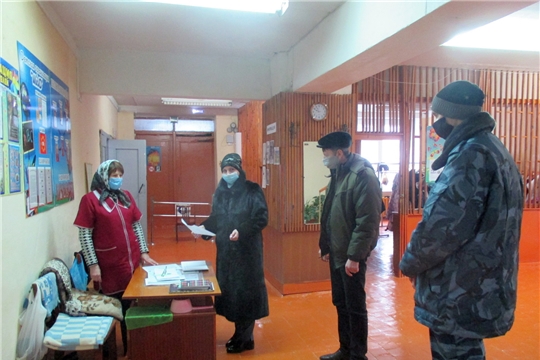 Мобильные группы в Алатырском районе продолжают выявлять нарушителей мер профилактики COVID-19