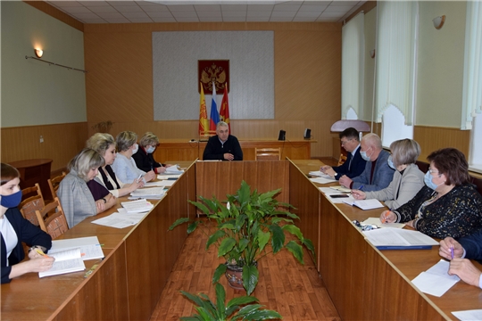 В администрации Алатырского района состоялось совещание с руководителями общеобразовательных учреждений