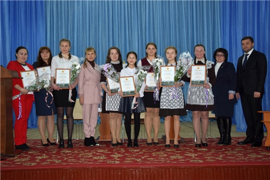 Лучшим представителям молодежи Алатырского района вручили заслуженные награды