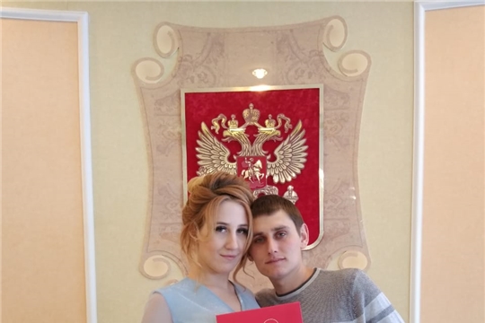 Весенний сезон свадеб был открыт прекрасными супружескими союзами
