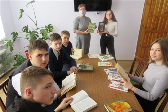 Громкие чтения «Чтение-лучшее времяпровождение» в Кирской библиотеке