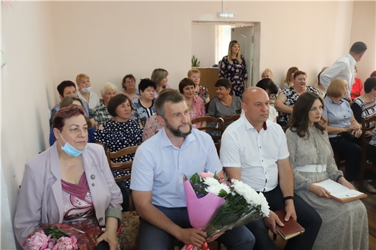 Поздравления с профессиональным праздником принимали сотрудники центра социального обслуживания населения г.Алатыря и Алатырского района