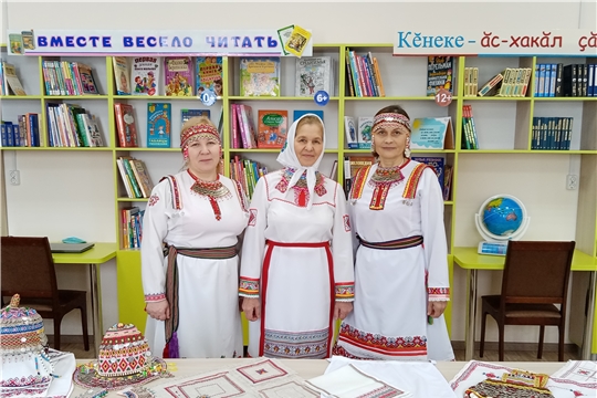 Мастера чувашской вышивки собрались на праздничное мероприятие 8 марта.