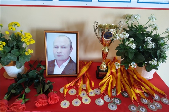 В  Чувашско-Сорминской школе состоялся десятый турнир по волейболу в память о Сергее Алексееве