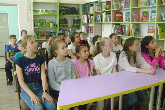 В Аликовской детской библиотеке прошла экскурсия «Библиотека – навигатор в море информации»