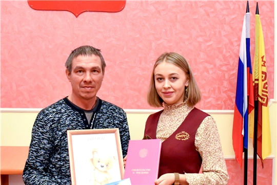 Самое большое счастье - регистрация рождения ребенка в отделе ЗАГС администрации Батыревского района