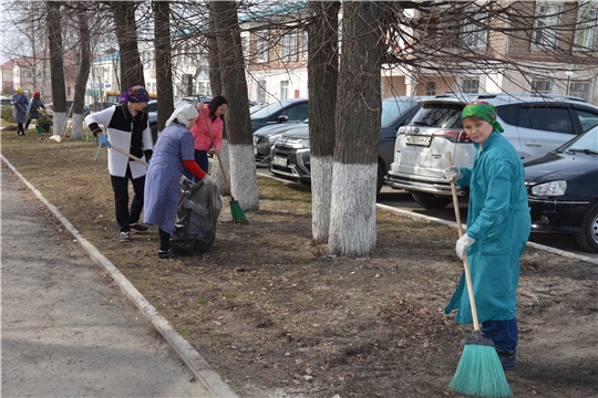 В селе Батырево продолжаются еженедельные субботники