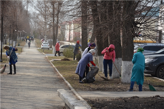 В селе Батырево продолжаются еженедельные субботники.