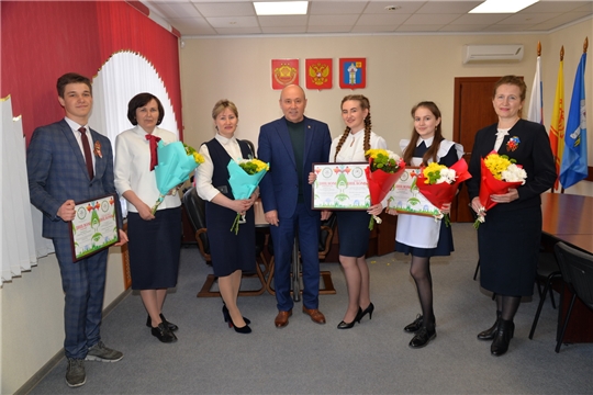 Глава администрации района чествовал победителей VIII Международной олимпиады по татарскому языку и литературе