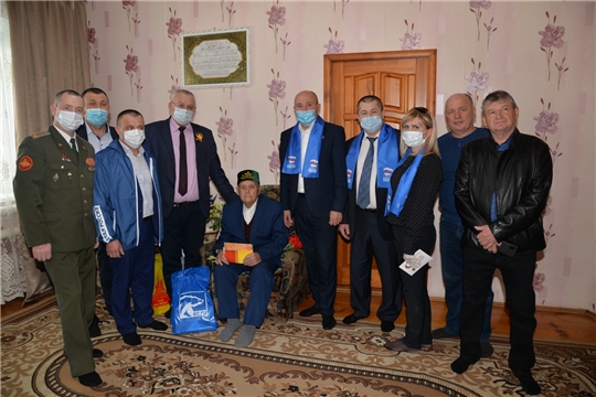 В Батыревском районе организовано чествование ветеранов войны на дому