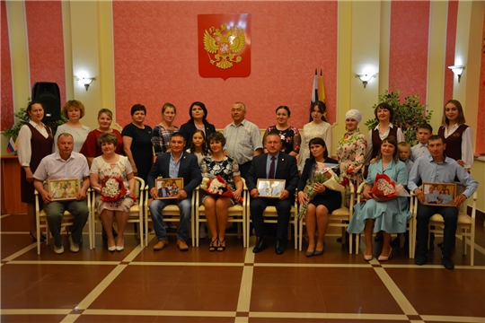 «Моя семья – надежный крепкий тыл» -празднование Международного дня семьи  во Дворце бракосочетания Батыревского района