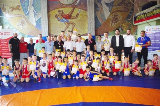 Юные батыревцы- победители межрегионального турнира по вольной борьбе, посвященного Дню защиты детей