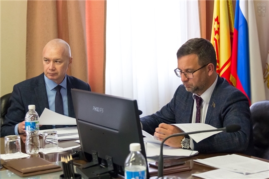 Николай Владимиров провел заседание постоянной комиссии Чебоксарского городского Собрания депутатов по местному самоуправлению и законности