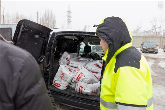 Депутаты Чебоксарского городского Собрания депутатов привезли корм в приют для бездомных животных