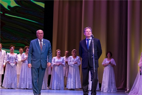 Евгений Кадышев поздравил Чувашский государственный театр оперы и балета с Днем рождения