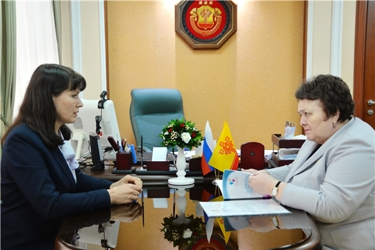 Спикер парламента Альбина Егорова провела встречу с Уполномоченным по правам ребенка в Чувашии Алевтиной Федоровой
