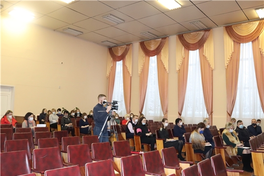 В Алатыре состоялось очередное заседание оперативного штаба по вопросу предупреждения, завоза и распространения новой коронавирусной инфекции