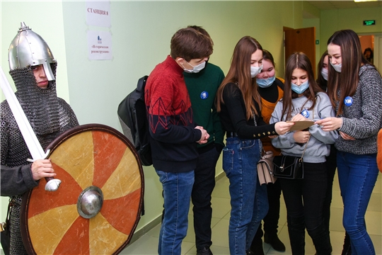 Под знаменем истории России