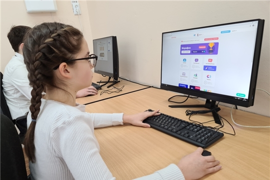 В столичных школах продолжается реализация проекта «Цифровая школа Учи.ру»