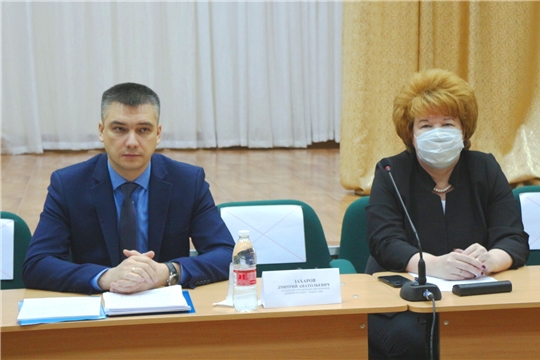 Начальник управления образования Дмитрий Захаров провел совещание директоров