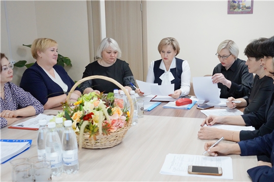Под руководством Елены Сахаровой состоялся круглый стол с Советом руководителей детских садов
