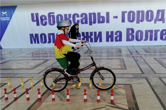 В столице состоялся отборочный тур муниципальной олимпиады по Правилам дорожного движения