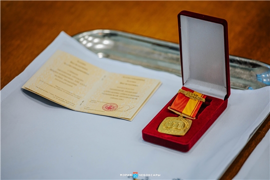 Памятной медалью «100-летие образования Чувашской автономной области» наградили еще 6 чебоксарцев