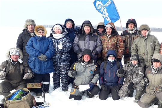 Богатый улов в лютый мороз: «Тракторные заводы» провели зимнюю рыбалку в экстремальных условиях