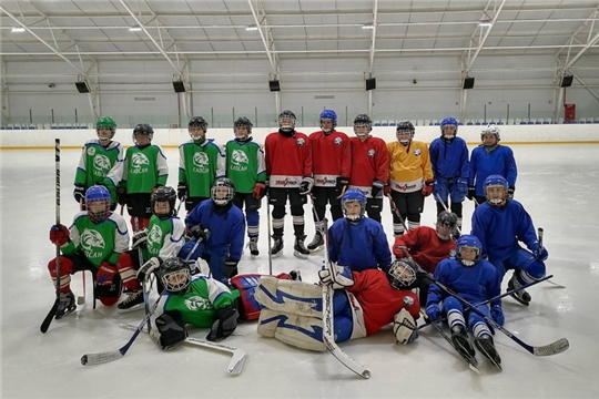 Юные хоккеисты городской спортшколы приняли участие в республиканских соревнованиях «Золотая шайба»