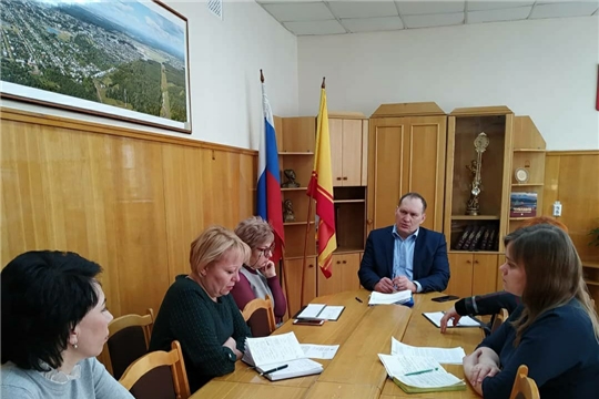 По итогам республиканского оперативного штаба глава администрации города Шумерля Валерий Шигашев провел заседание рабочей группы при городском оперштабе