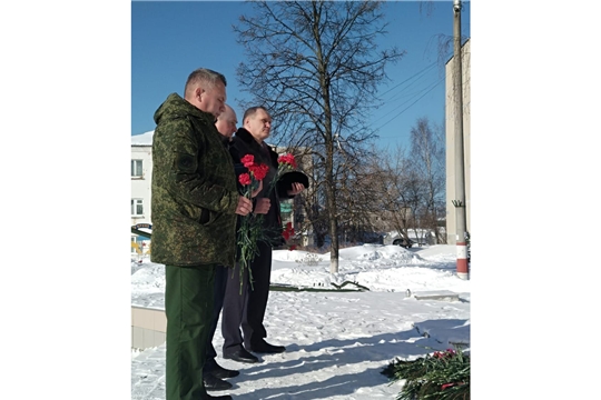 Руководство города Шумерля присоединилось к Всероссийской акции «Защитим память героев»