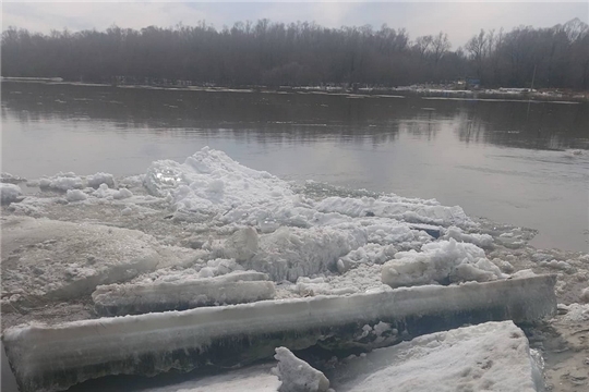 В районе города Шумерля река Сура освободилась ото льда