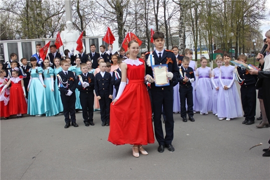 В Шумерле прошла акция «Вальс Победы»