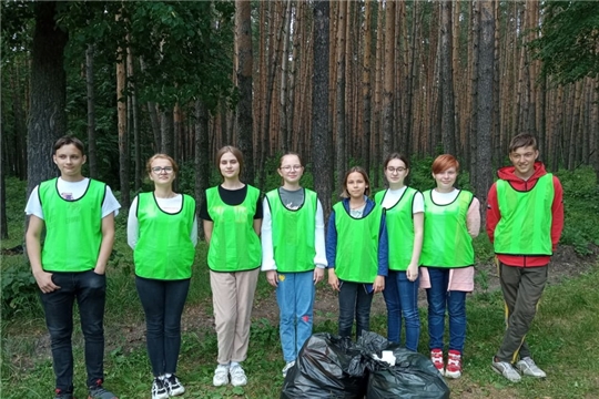 Члены муниципального штаба «ЭКА» приняли участие во Всероссийской экологической акции «Чистые берега»