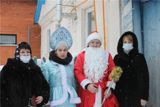 Новогодние подарки для детей-сирот и детей, оставшихся без попечения родителей и детям-инвалидам