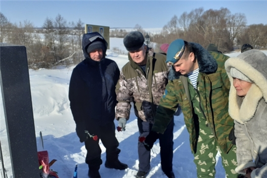 23 февраля в Парке Победы защитникам Отечества дер. Каликово состоялось возложение цветов