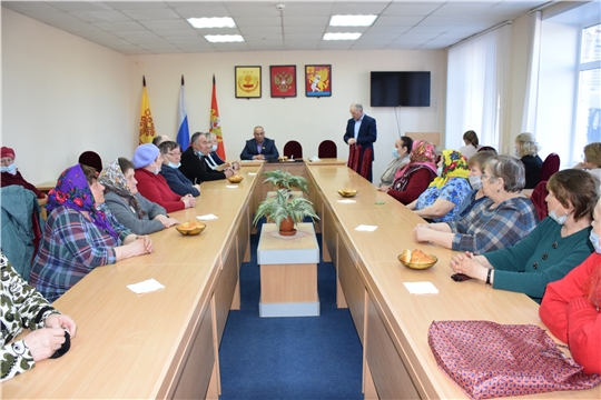 В администрации района состоялась встреча с почетными донорами.