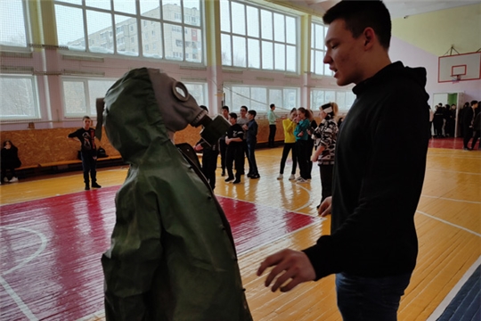 В школе №22 дан старт месячнику оборонно-массовой и спортивной работы, посвящённому трудовому подвигу строителей Сурского и Казанского оборонительных рубежей