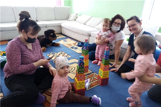 В СРЦН г.Чебоксары проходят развивающие занятия с родителями