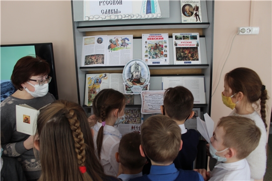 В детской библиотеке функционирует  книжно-иллюстративная выставка, посвященная 800-летию со дня рождения князя Александра Невского