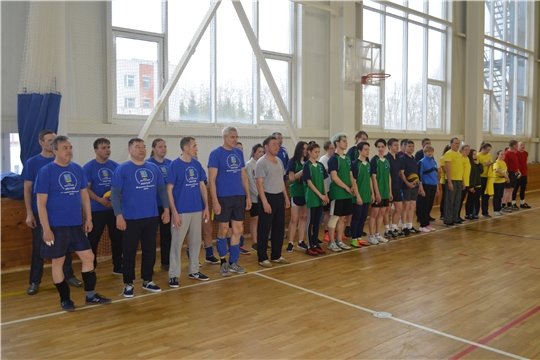 Cостоялся первый турнир по волейболу среди смешанных команд на переходящий кубок Главы администрации Мариинско-Посадского района